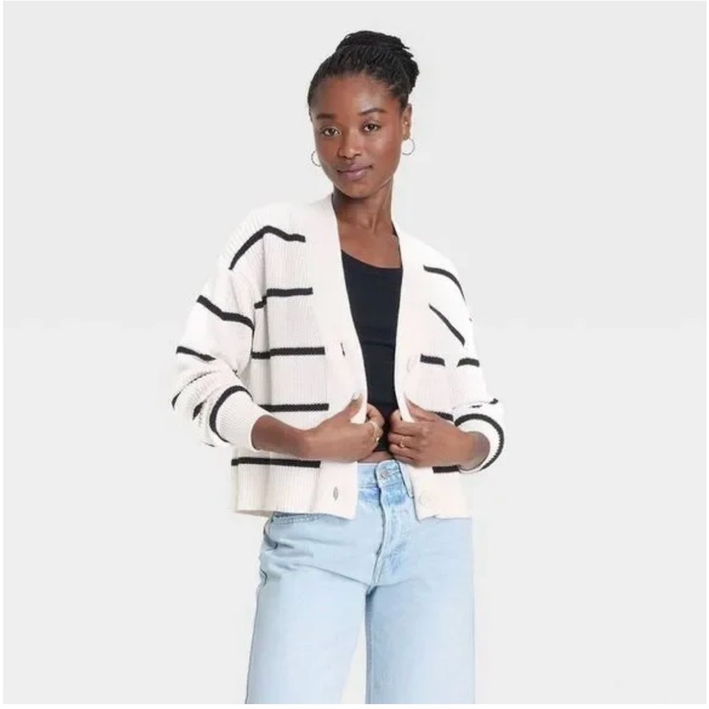 EUC Universal Thread Cream and Black Striped Cardigan Size Small